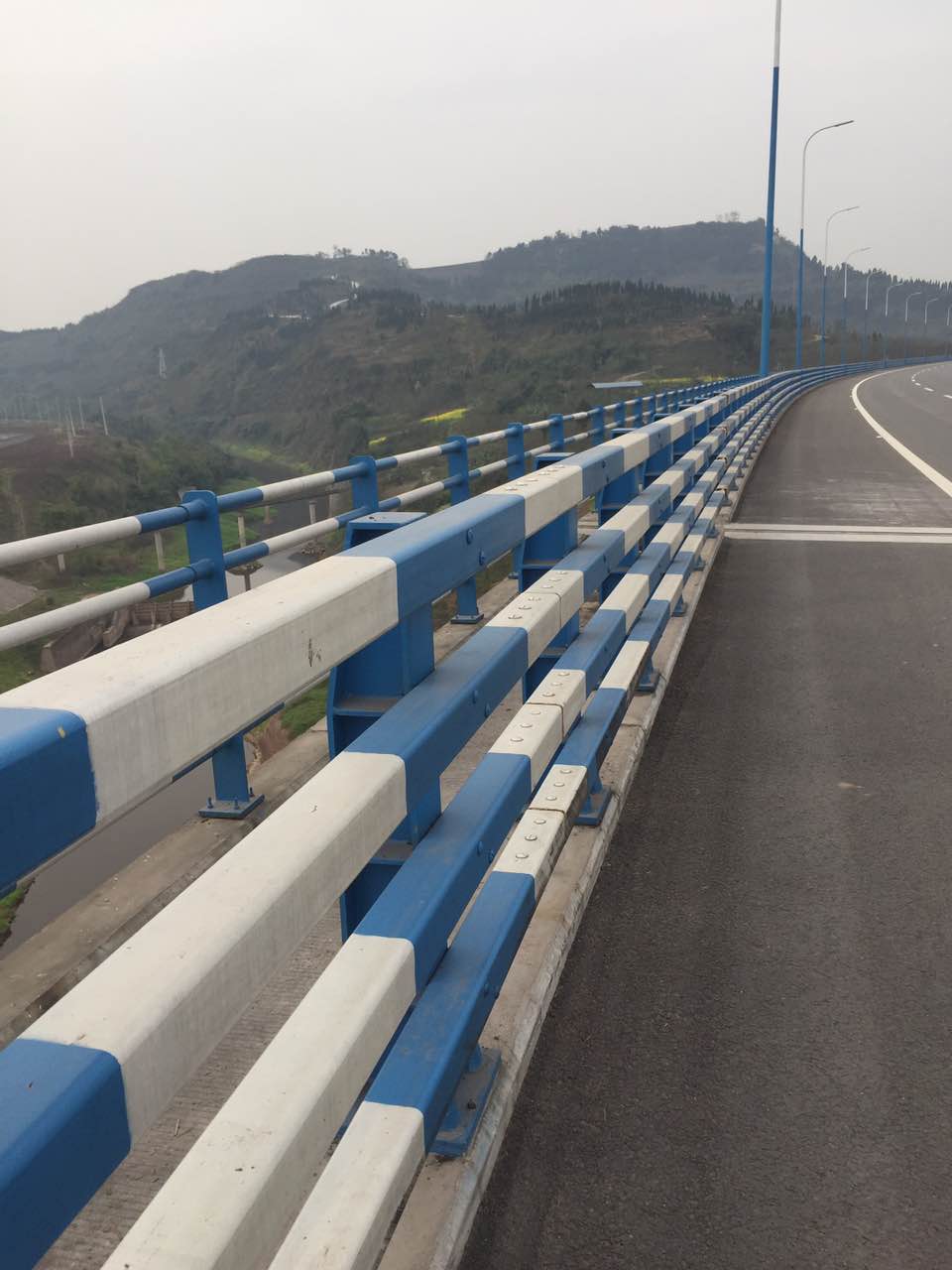 橋梁防撞護(hù)欄，防撞護(hù)欄